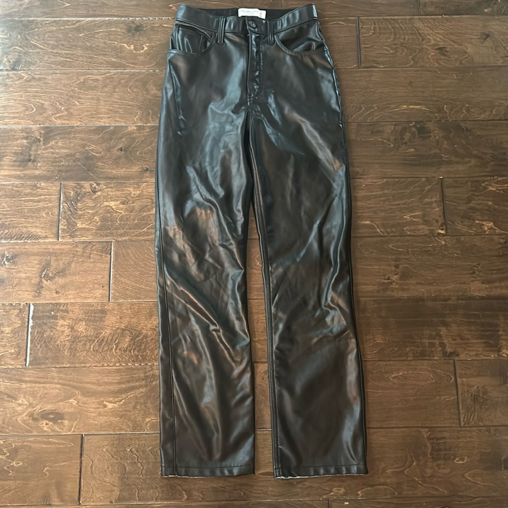 Abercrombie & Fitch Ultra High Rise Faux Leather Black Pants Size 25/ 0 Short